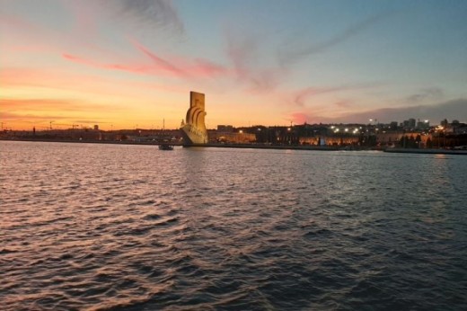 Sunset River Cruise with Live Music in Lisbon - Youth (11-16 yo)