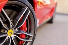 Conduzir um Ferrari California em Lisboa (30km)