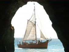 Almoço a Bordo em Barco Pirata na Costa do Algarve p/4